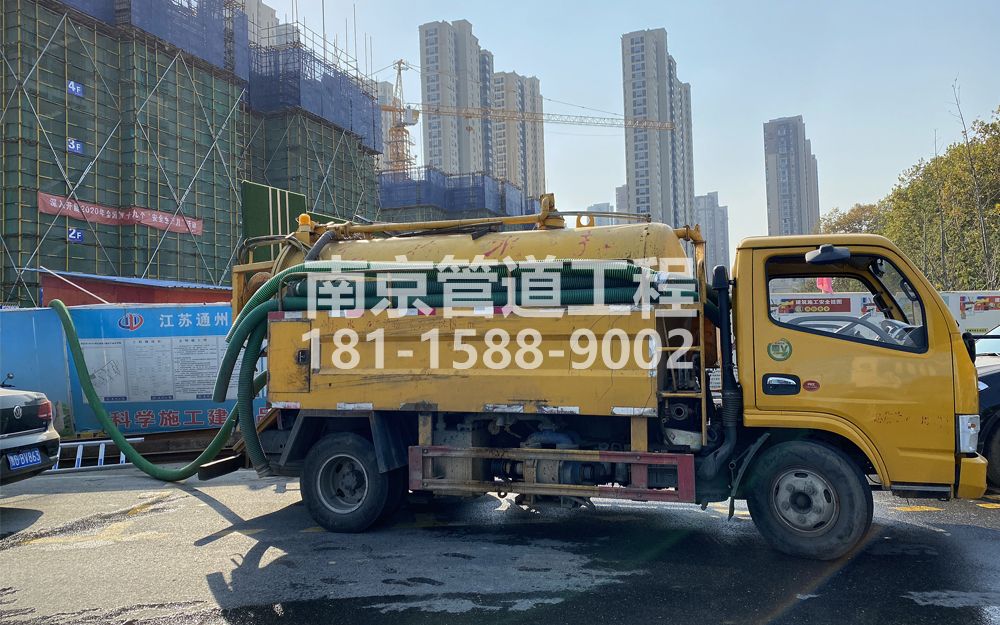 265合班村建筑工地抽粪