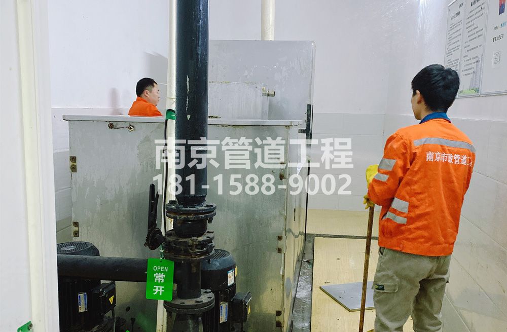 302合班村隔油设备清洗