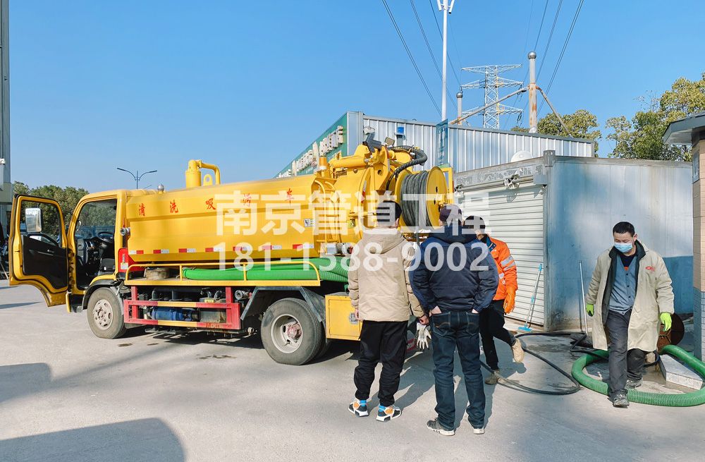 311合班村粮油市场化粪池清理